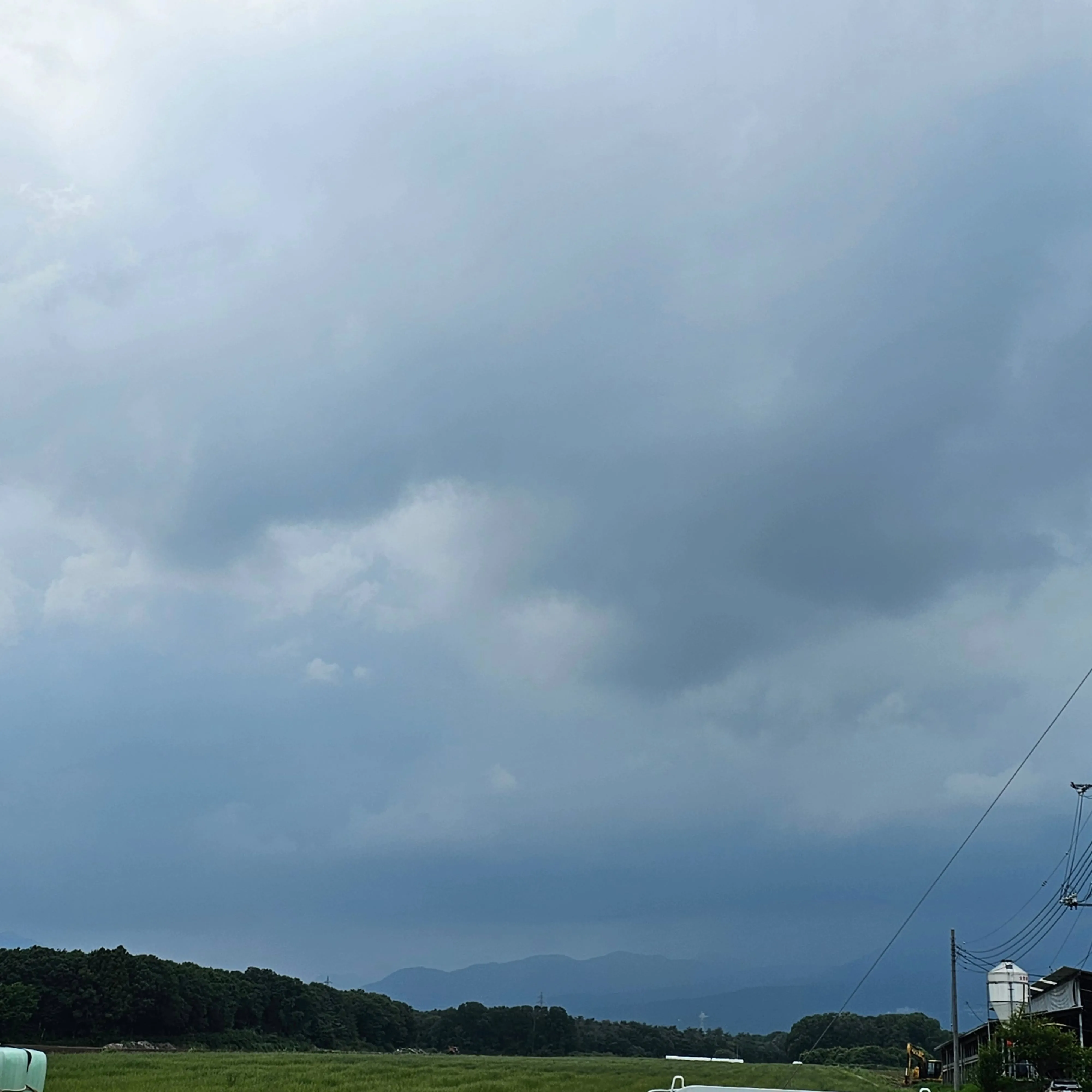 電気ですかー!センサーライトの取り付けです