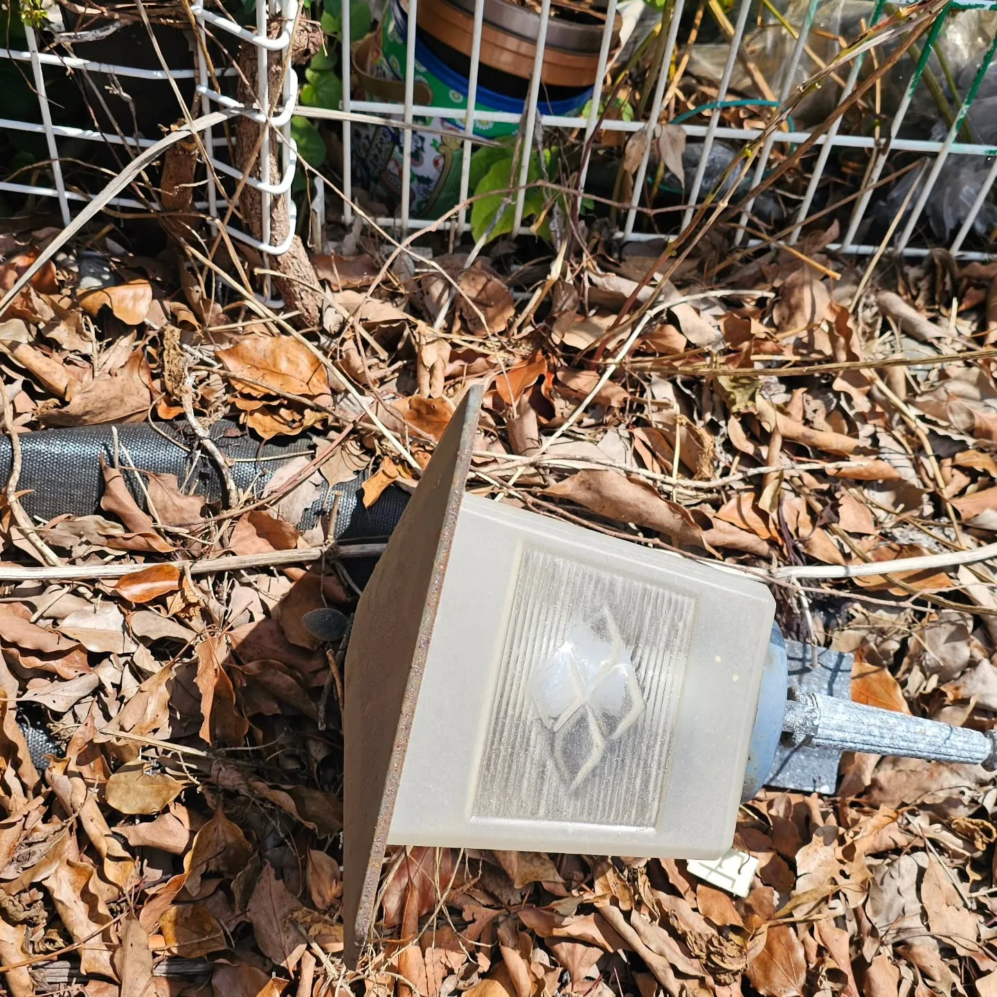 電気ですかー! 防犯照明取り付け